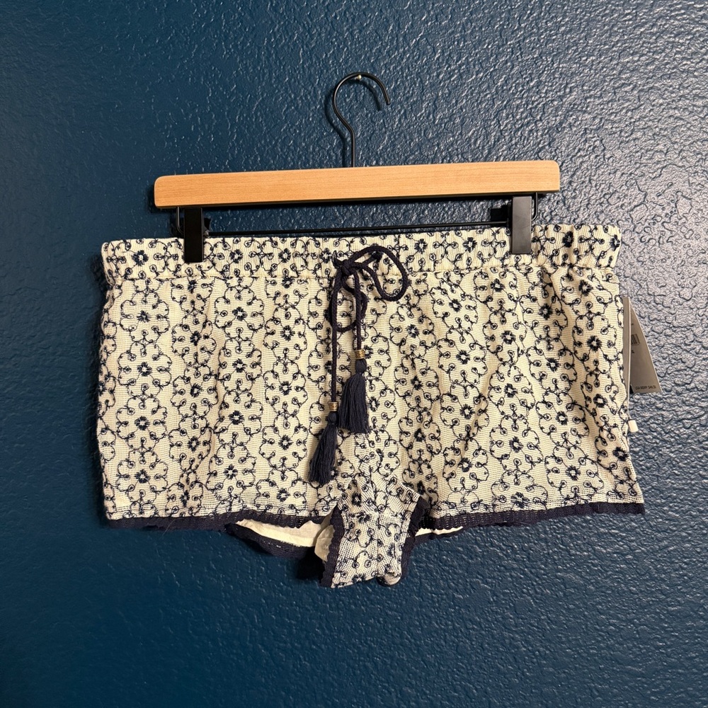 O’Neill Navy and White Patterned Beachy Shorts